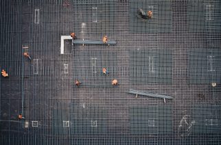 Športni spektakel, zgrajen na uničenih delavskih življenjih – Delavski pogled na prihajajoče svetovno nogometno prvenstvo v Katarju